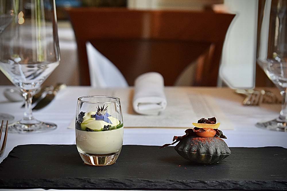 On Elizabeth’s Gone Raw’s current tasting menu is Huitlacoche Shell, with cashew crème fraîche, apricot, silver queen corn and piquillo pepper, served alongside a glass of white asparagus custard, black vegan caviar and tarragon hollandaise foam.