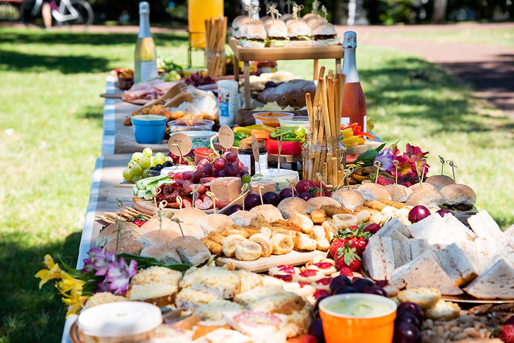 The popularity of grazing stations continues, giving guests a variety of choices.