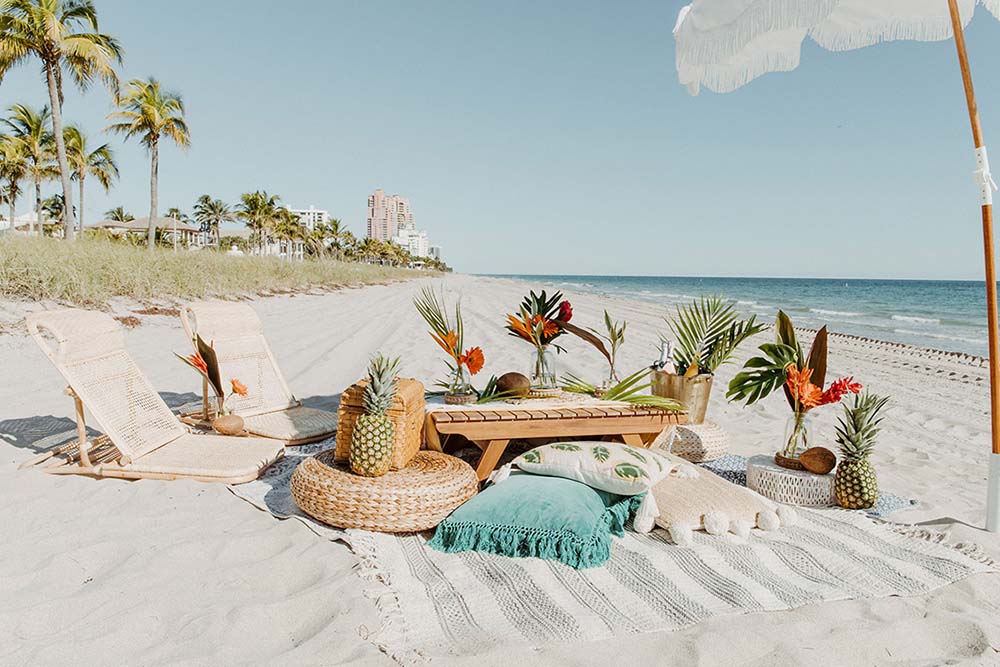 Fort Lauderdale-based The Little Gatherings plans many of their picnics at the beach. Photo by @florserra.photo